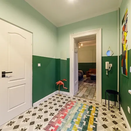 Cozy Modern Space At The Heart Of The Debrecen